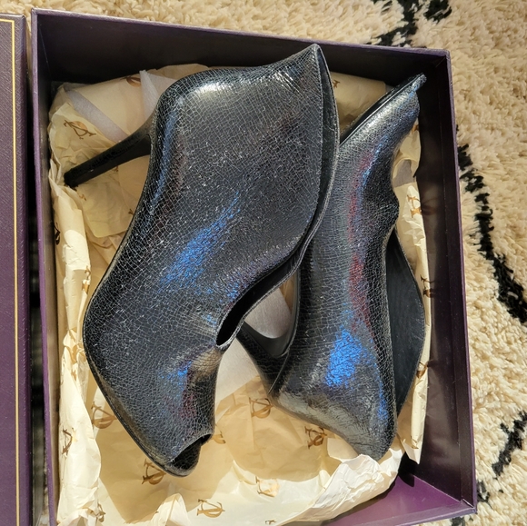 Vince Camuto Signature VI-Ronan Black Bootie Heel - Picture 4 of 8